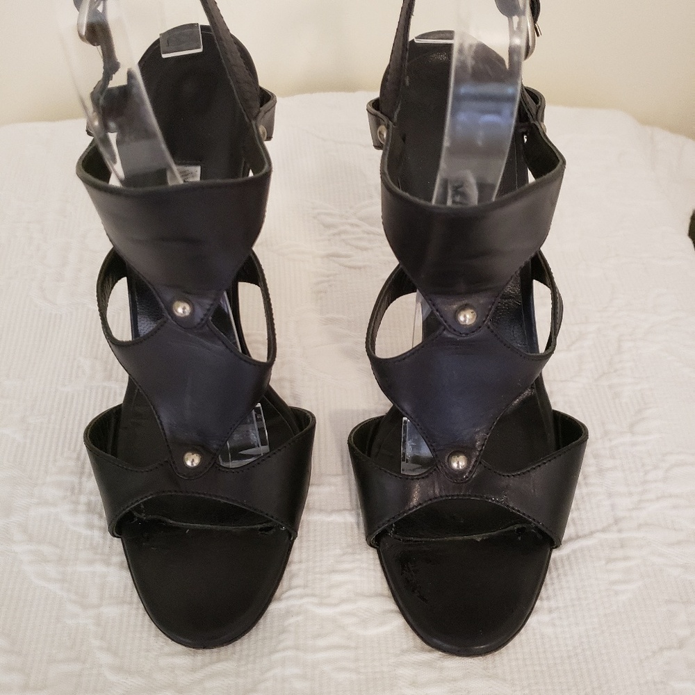 MANOLO BLAHNIK STRAPPY BLACK HEELS SIZE 38.5